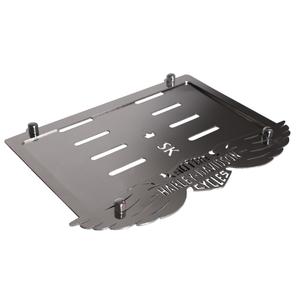 Ruostumattomasta teräksestä valmistettu tyyny Harleyn rekisterikilpeen