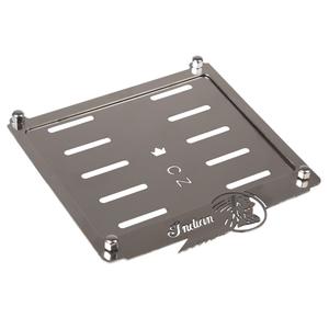 Ruostumattomasta teräksestä valmistettu tyyny CZ-tunnuskilven alla Intian