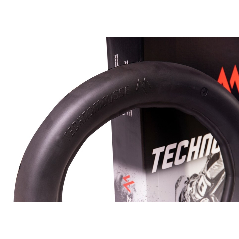 Airless-järjestelmä ATHENA Technomousse ENDURO edessä 90/90-21