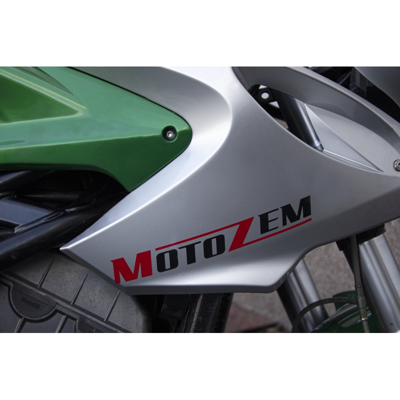 MotoZem logo tarra musta
