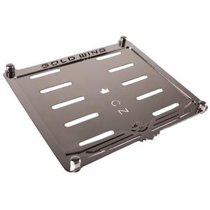 Ruostumattomasta teräksestä valmistettu tyyny CZ-merkkikilven alla Gold Wing