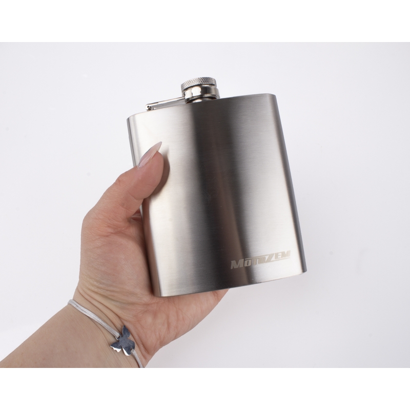 Ruostumattomasta teräksestä valmistettu pullo MotoZem