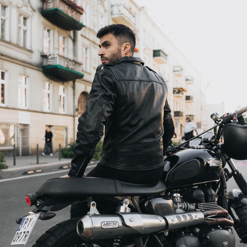 Moto-takki Ozone Ramones musta