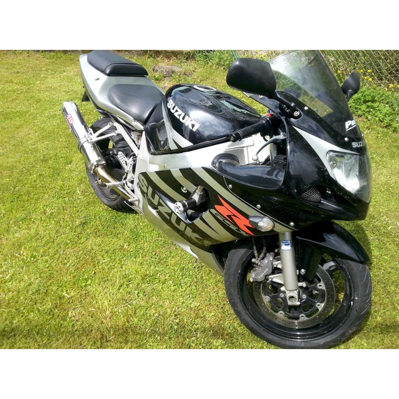 Suzuki GSX-R 600 (01-03), jossa on Arrow-verhoilumuutos.