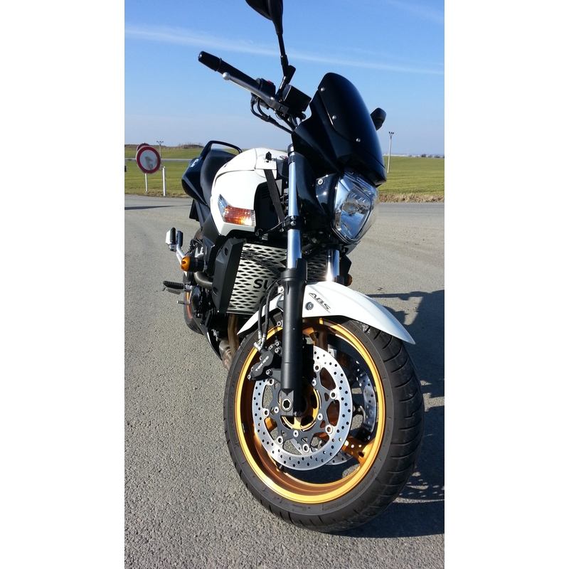 Suzuki GSR 600 yhden pisteen sarja Arrow