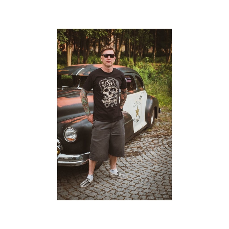 Miesten T-paita Musta Sydän autotalli rakennettu