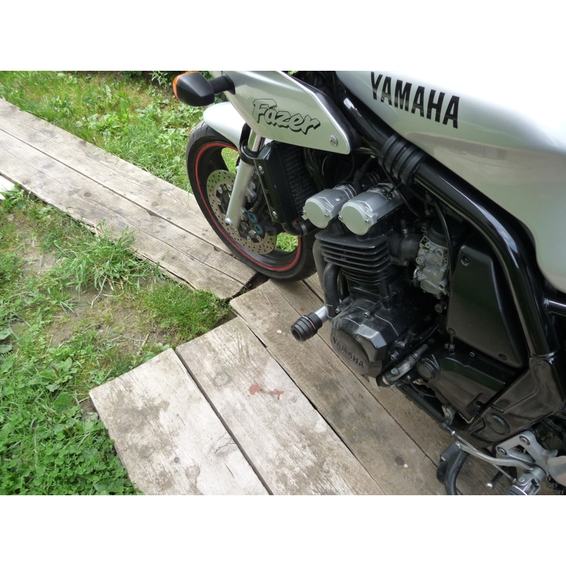 Yamaha FZS 600 (98-03) Nuoli (Arrow)