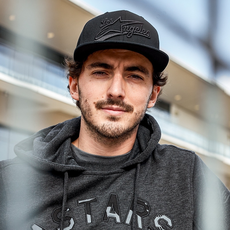 Alpinestars Los Angeles hattu musta ja valkoinen
