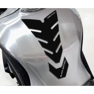 Polttoainesäiliön kannen painatus - kiiltävä musta