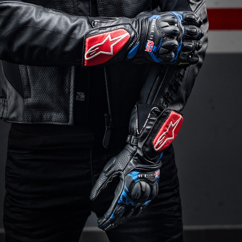 Alpinestars SP-8 3 Monster FQ20 Musta-punainen-sininen-valkoinen Moottoripyöräilykäsineet