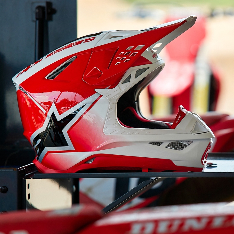 Alpinestars Supertech S-M10 Unite motocross kypärä punainen ja valkoinen