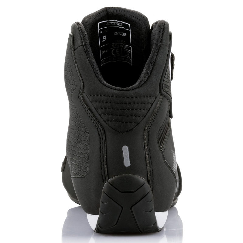 Alpinestars Sector Mustavalkoinen Moottoripyöräilykengät
