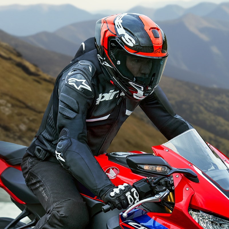 Alpinestars Atem 5 mustavalkoinen nahkainen moottoripyörätakki