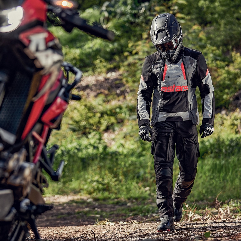 Alpinestars Halo Drystar vaaleanharmaa-tummanharmaa-musta-fluo-punainen moottoripyörätakki
