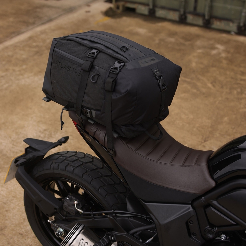 Oxford Atlas T-30 Advanced Tourpack 30 l matkustajan istuinlaukku musta