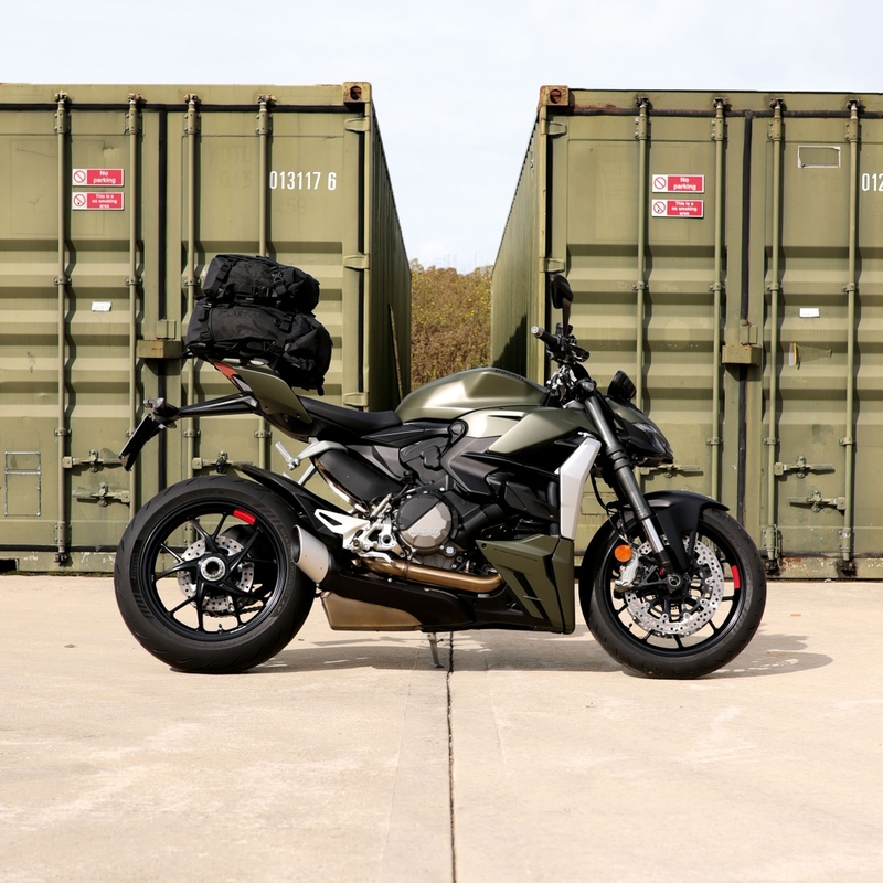 Oxford Atlas T-30 Advanced Tourpack 30 l matkustajan istuinlaukku musta