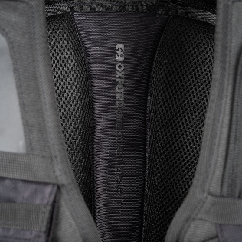 Moottoripyörälaukku Oxford Atlas B-20 Advanced Reppu 20 l musta