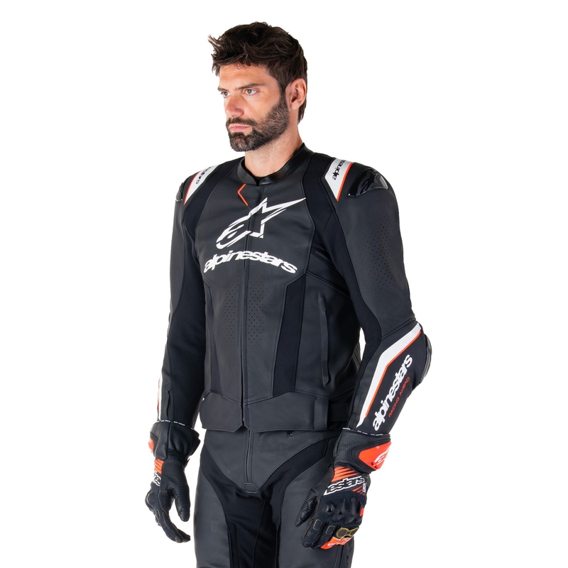Alpinestars Missile 3 Ignition Musta ja valkoinen nahkainen moottoripyörä takki