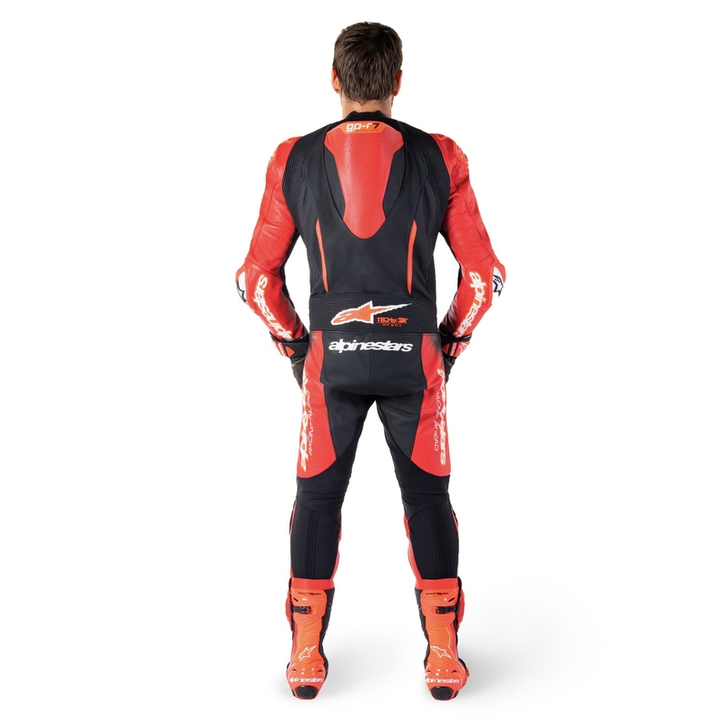 Alpinestars GP-R7 Tech-Air valmis/yhteensopiva musta/punainen yksiosainen nahkapuku.