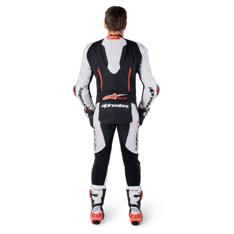 Alpinestars GP-R7 Tech-Air valmis/yhteensopiva valko-musta-fluo-punainen yksiosainen nahkapuku.