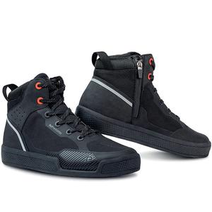 Eleveit Skyline Air WP Musta Moottoripyöräilykengät