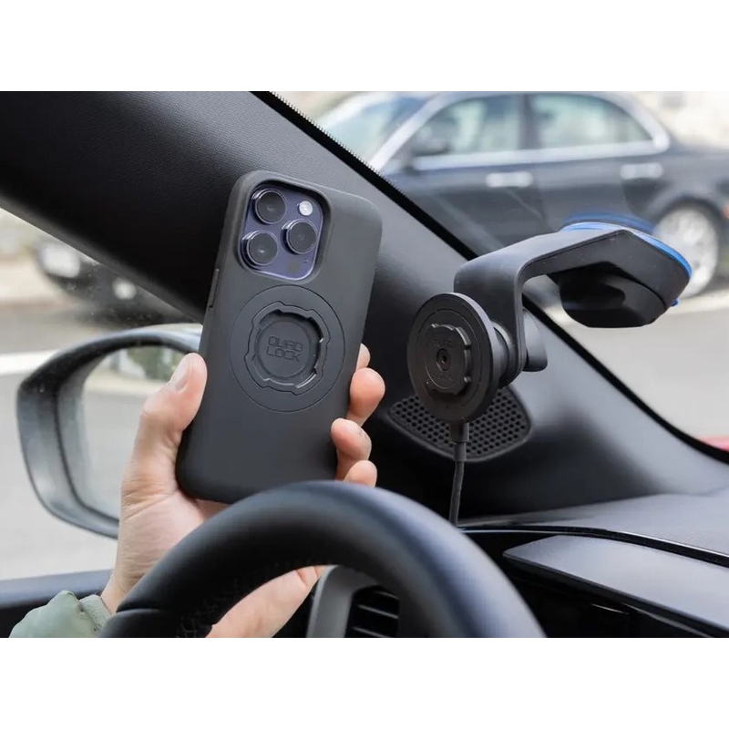 Puhelimen pidike imukupilla tuulilasiin ja kojelautaan Quad Lock® tuulilasiin/kojelautaan kiinnitettävään autotelineeseen.