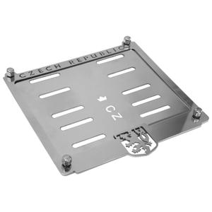 Ruostumattomasta teräksestä valmistettu tyyny CZ rekisterikilven alla Lion