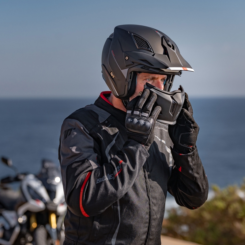 MT Streetfighter SV S Solid A1 avokypärä maskilla musta mattamusta