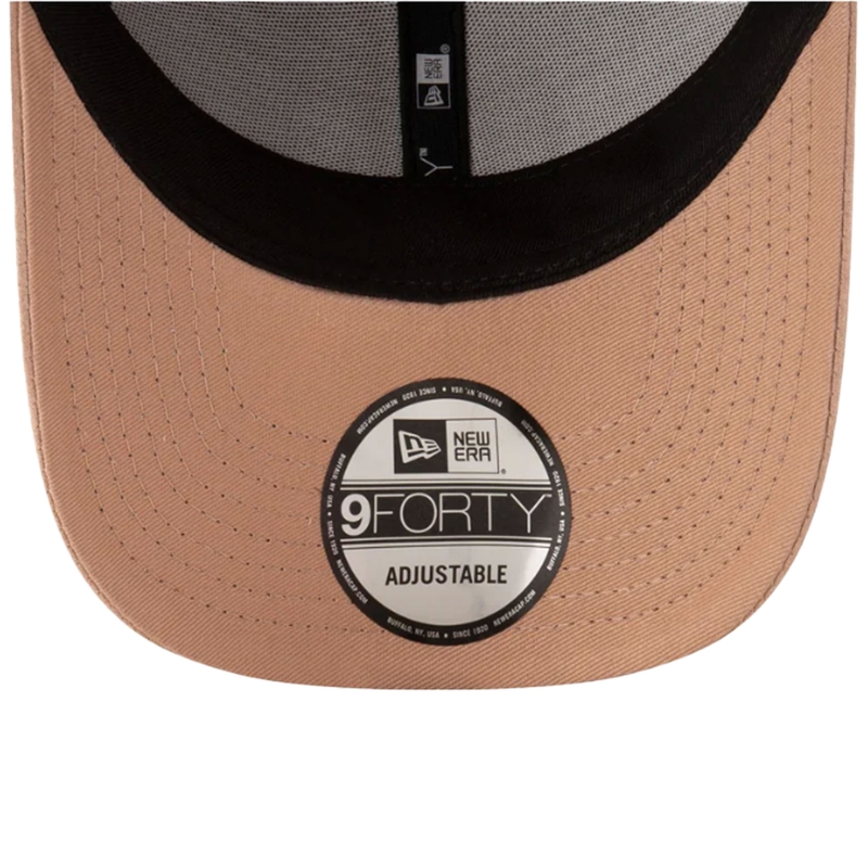 Red Bull lippis beige