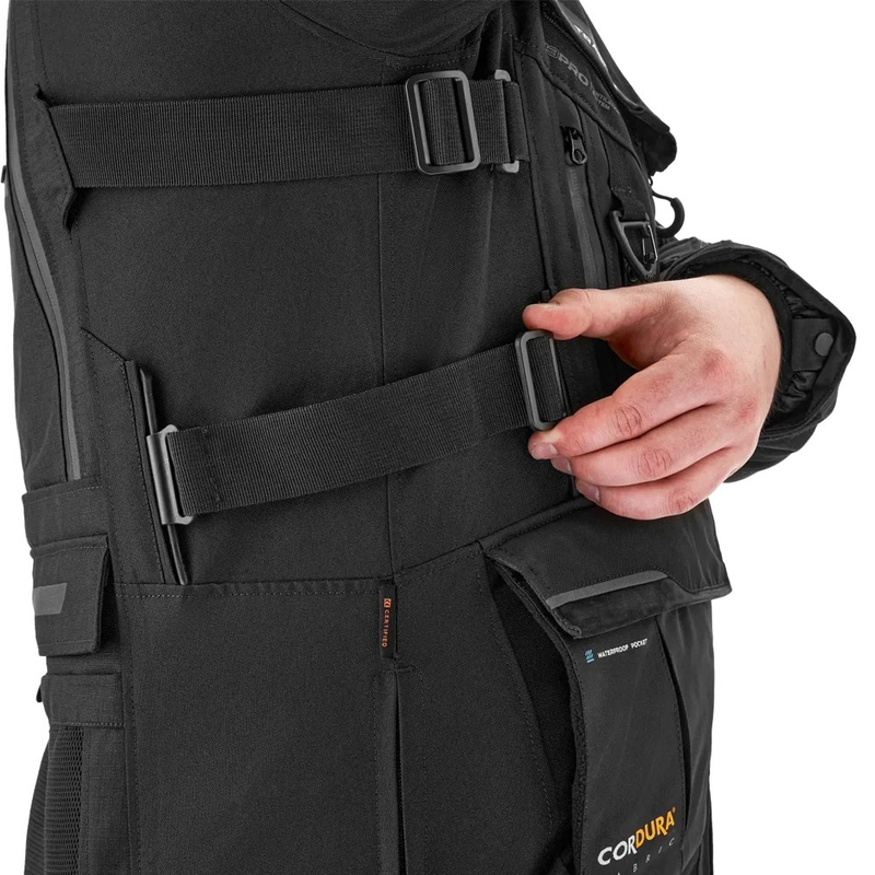 Shima Tracker moottoripyörätakki musta