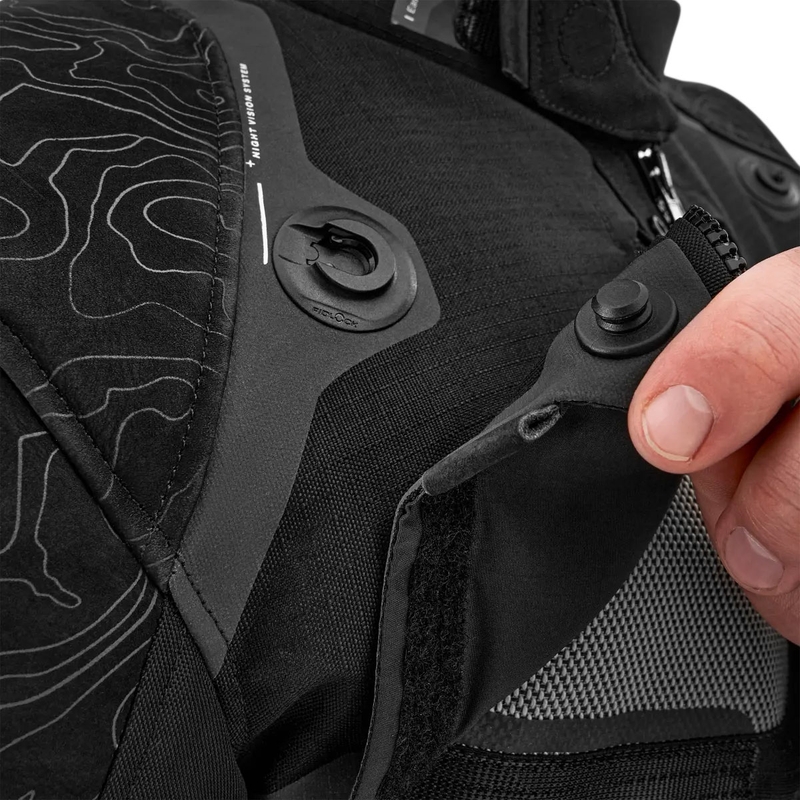 Shima Tracker moottoripyörätakki musta