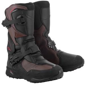 Alpinestars XT-8 GORE-TEX mustat ja ruskeat moottoripyöräsaappaat.