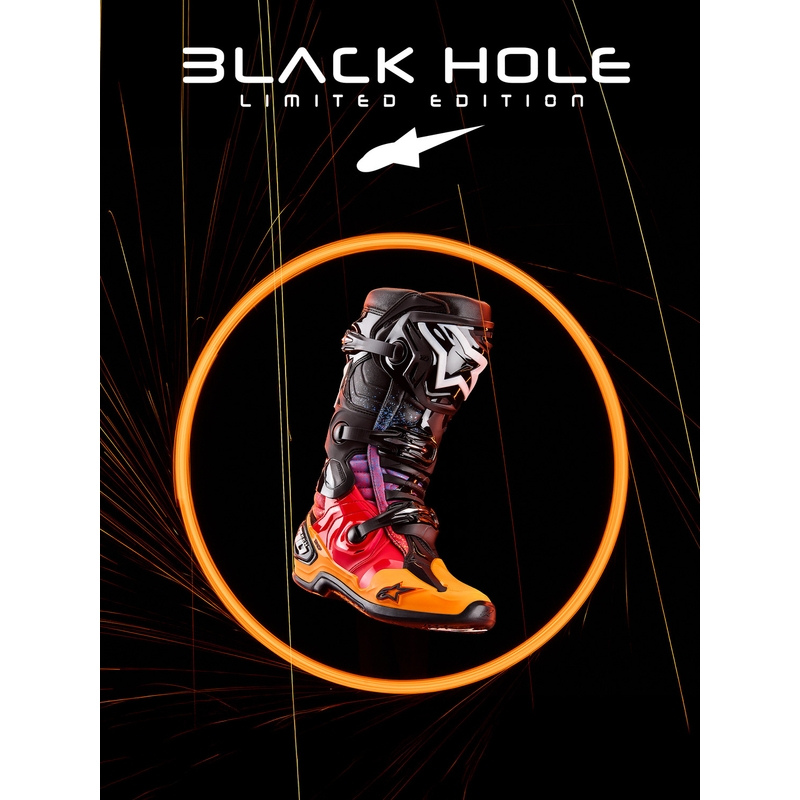 Alpinestars Tech 10 Limited Edition Black Hole -moottoripyöräsaappaat, mustat