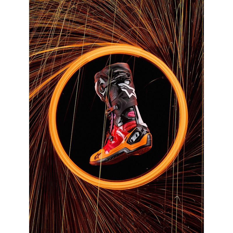 Alpinestars Tech 10 Limited Edition Black Hole -moottoripyöräsaappaat, mustat