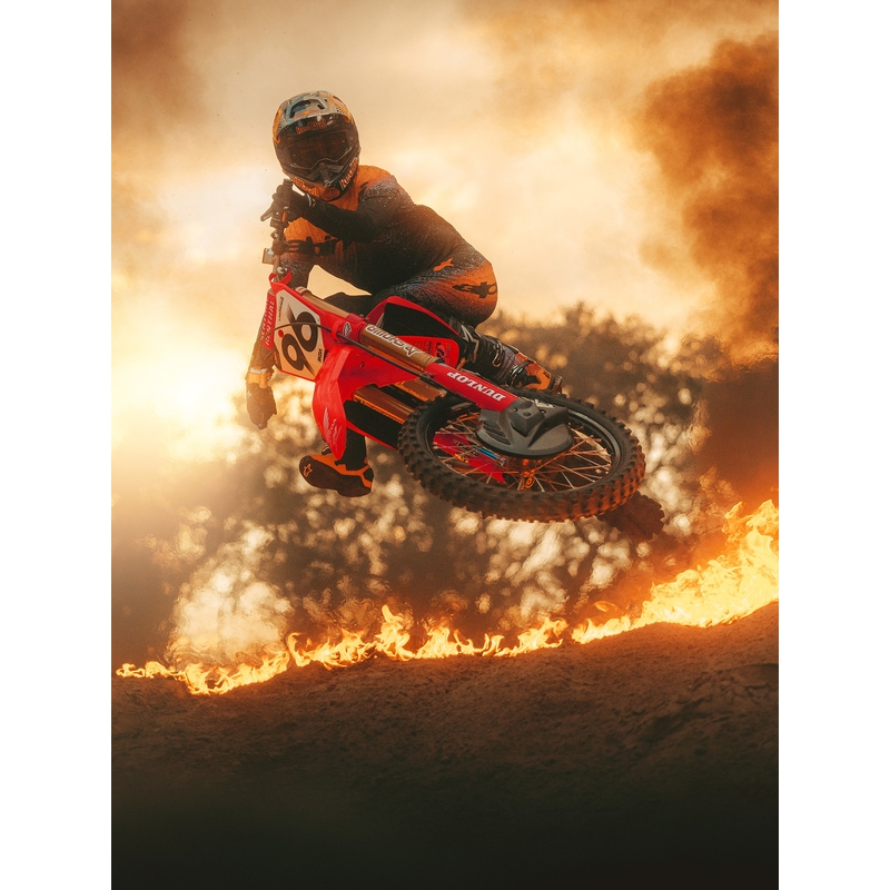 Alpinestars Supertech S-M10 rajoitetun erän motocrossikypärä Black Hole musta