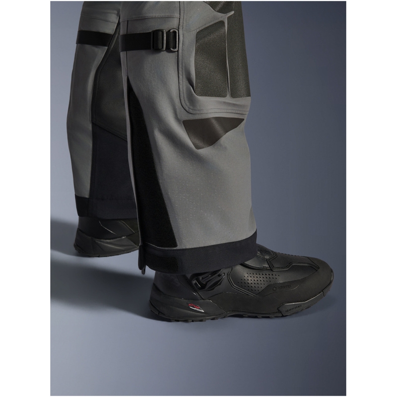 Alpinestars Nazca 3L Gore-Tex PRO moottoripyöräshortsit tummanharmaa-musta
