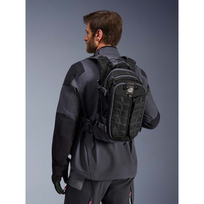 Alpinestars AT-15 moottoripyöräreppu musta-harmaa 15 l