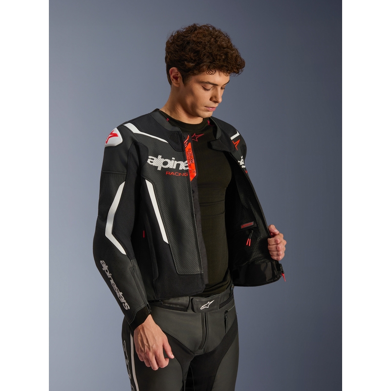 Alpinestars GP Force V2 Airflow nahkatakki musta-valkoinen