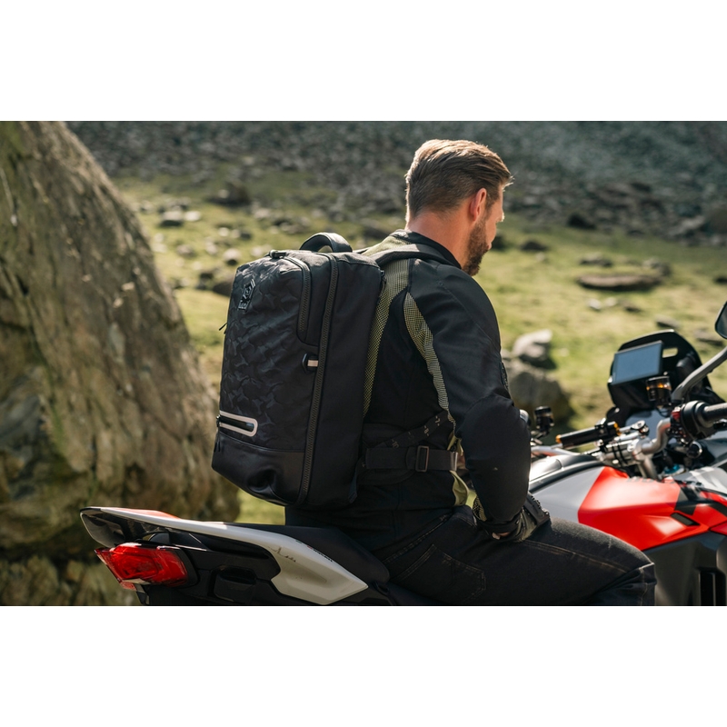 Knox Eda Every Day Adventure -moottoripyöräreppu 25 l, musta