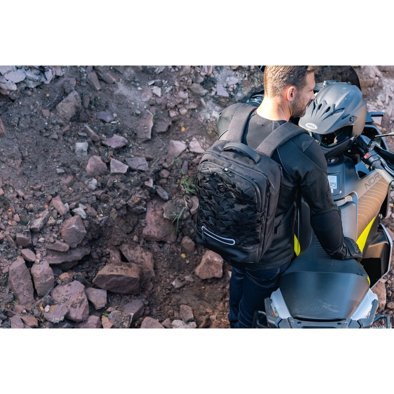 Knox Eda Every Day Adventure -moottoripyöräreppu 25 l, musta
