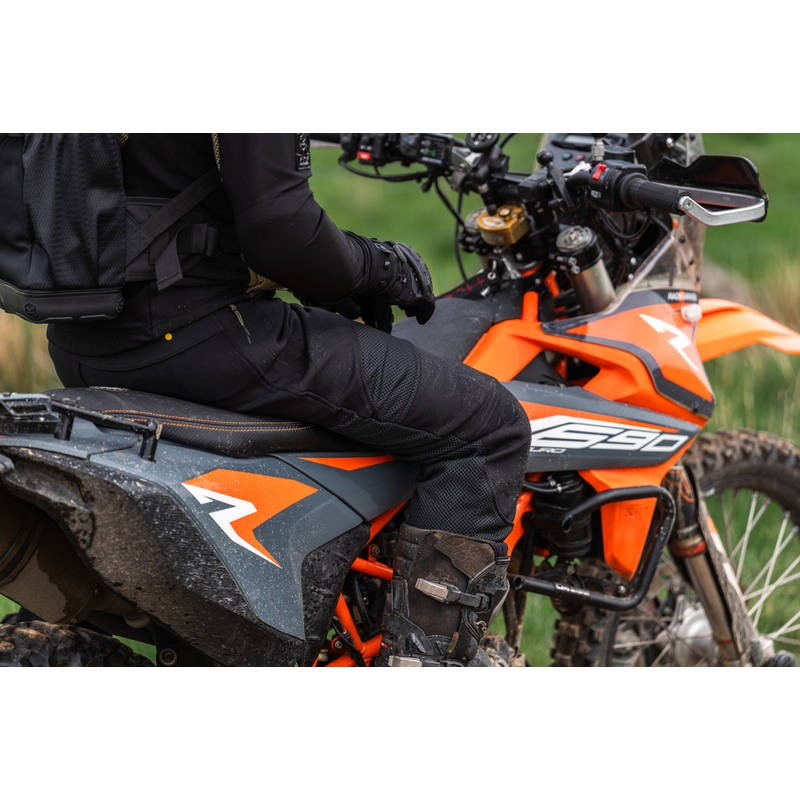 Knox Urbane Pro Trousers MK2 mustat moottoripyörähousut