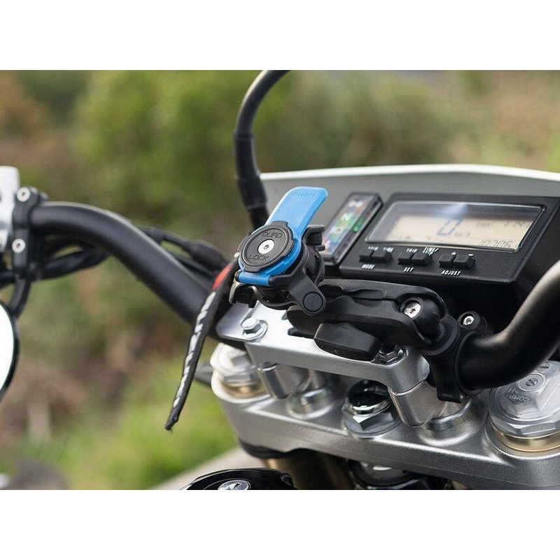 Quad Lock® 360 -puhelinpidikkeen pää vapautusvivulla sinimusta