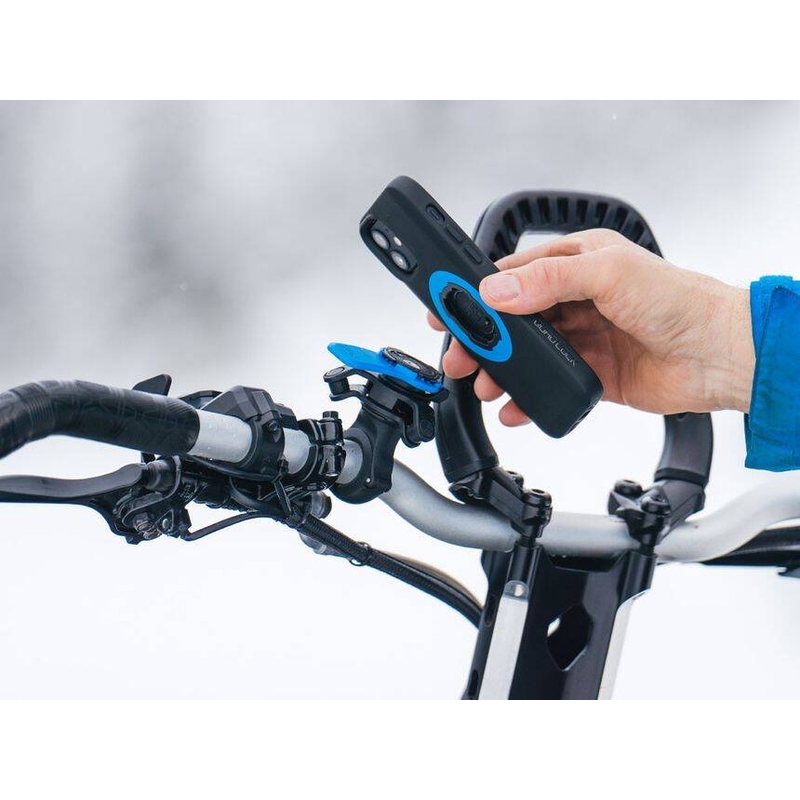 Quad Lock® 360 -puhelinpidikkeen pää vapautusvivulla sinimusta