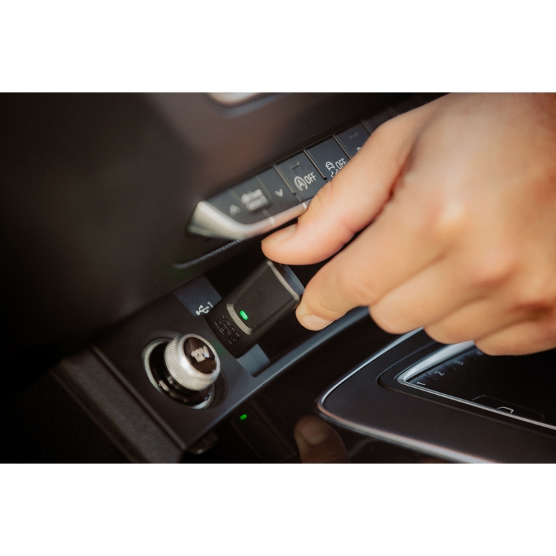 Quad Lock® CarPlay/Android Auto -langaton sovitin musta