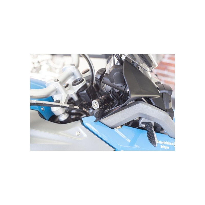 DIN-sovitin Interphone 2x USB-lähtö moottoripyörille, 2A